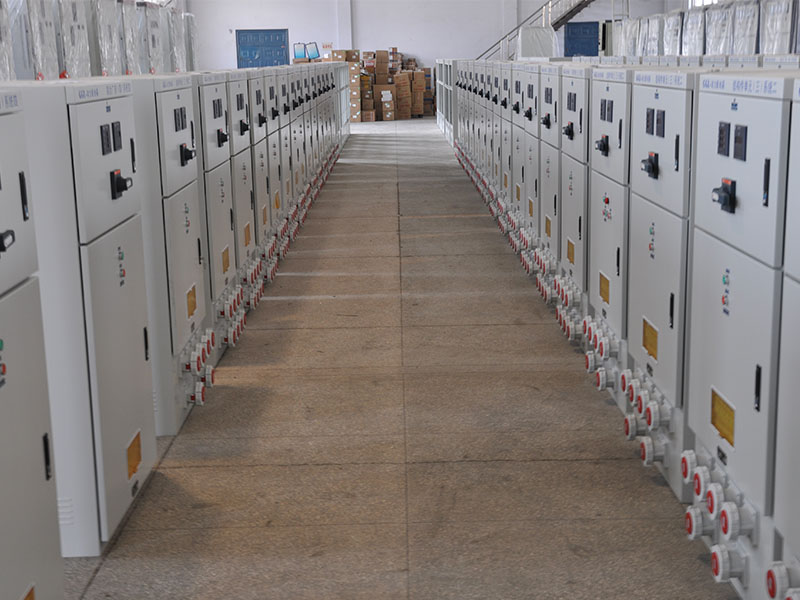 為宇通重工制作的工業插座動力箱